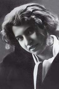 Dora Diamantová